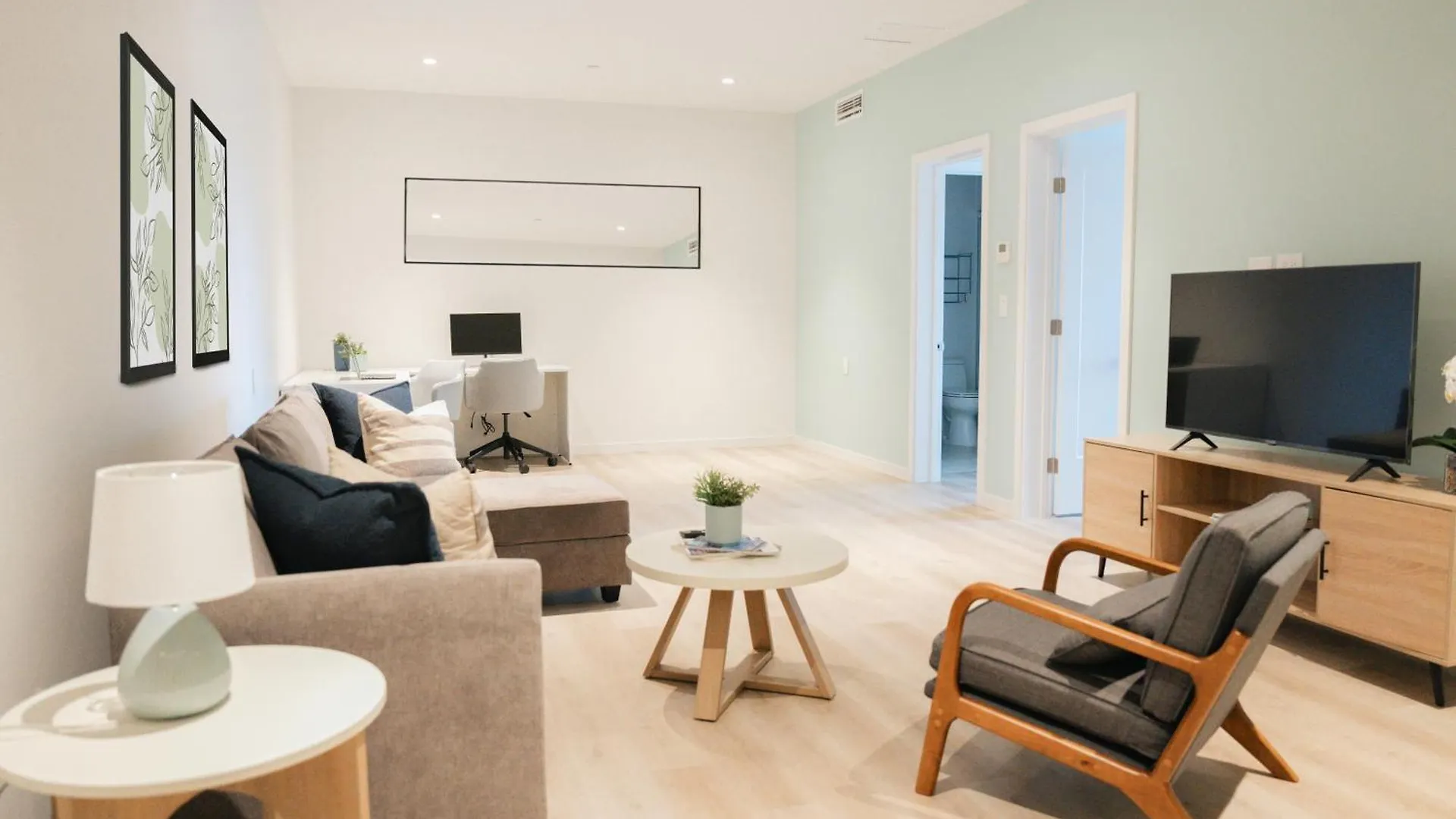 Governors Village - 1,2,3 & 4 Bedroom Apartments On Seven Mile Beach Corridor location