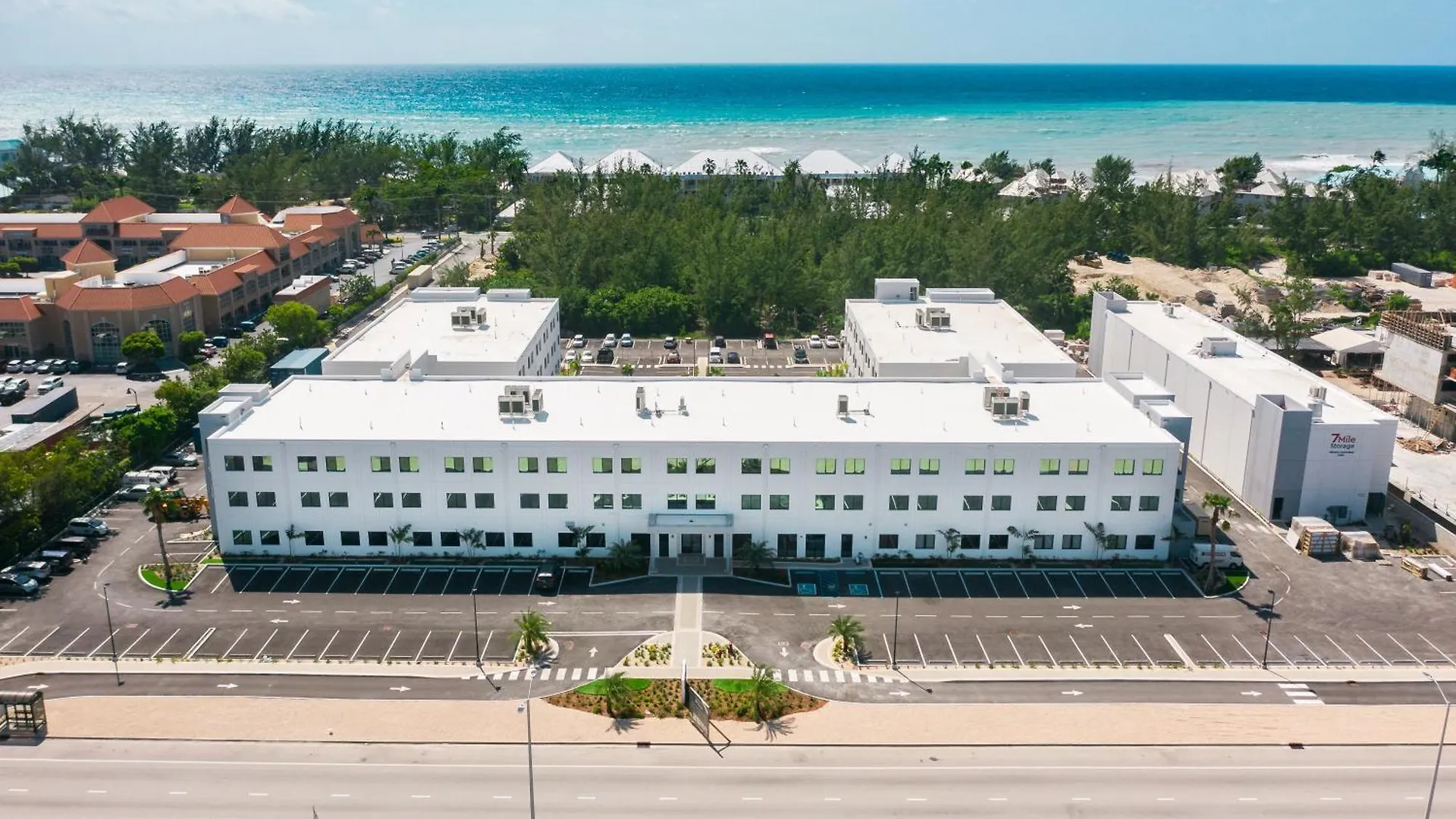 Governors Village - 1,2,3 & 4 Bedroom Apartments On Seven Mile Beach Corridor George Town