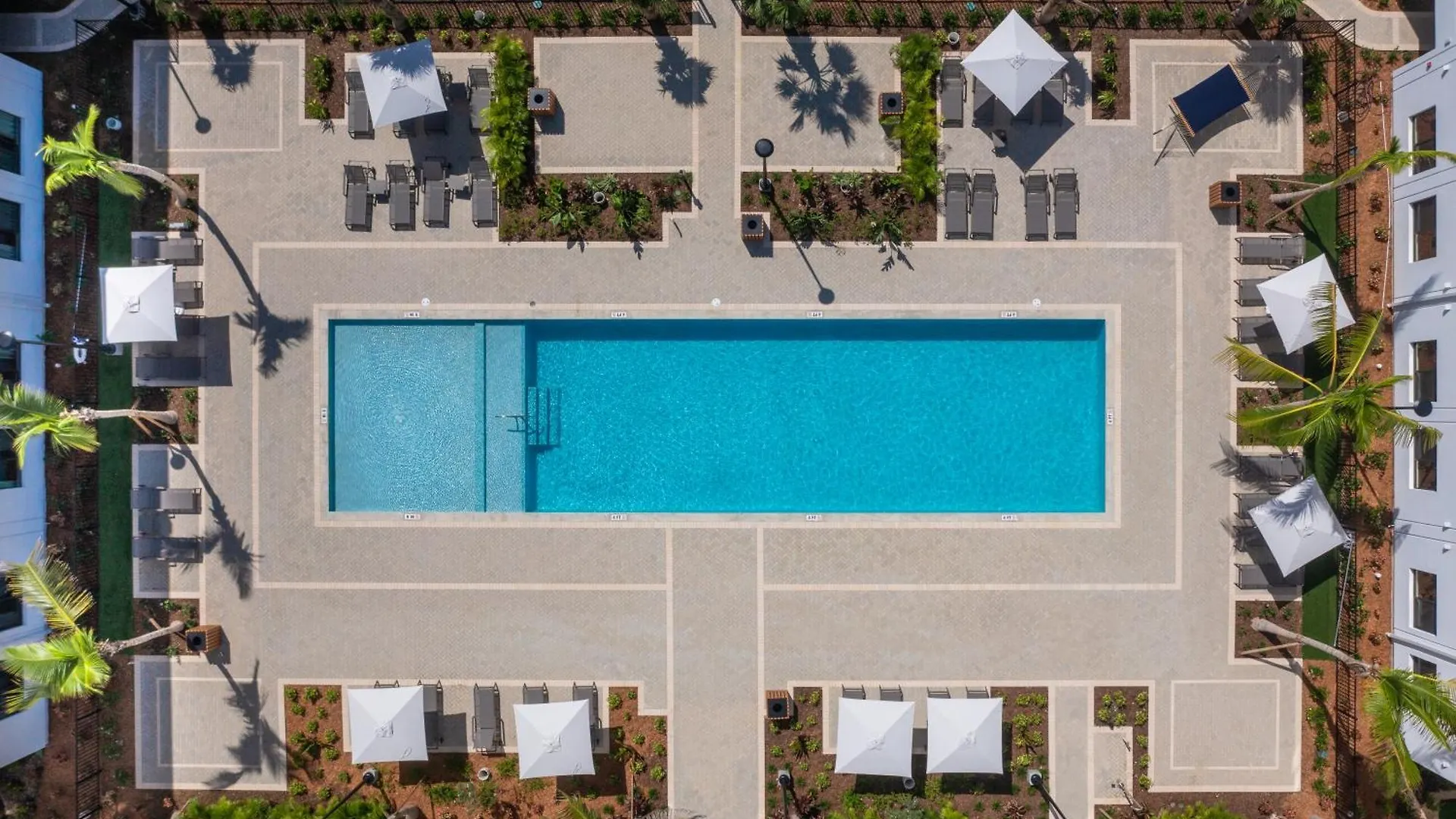 Governors Village - 1,2,3 & 4 Bedroom Apartments On Seven Mile Beach Corridor George Town